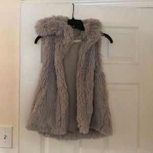 Faux fur light gray sleeveless top